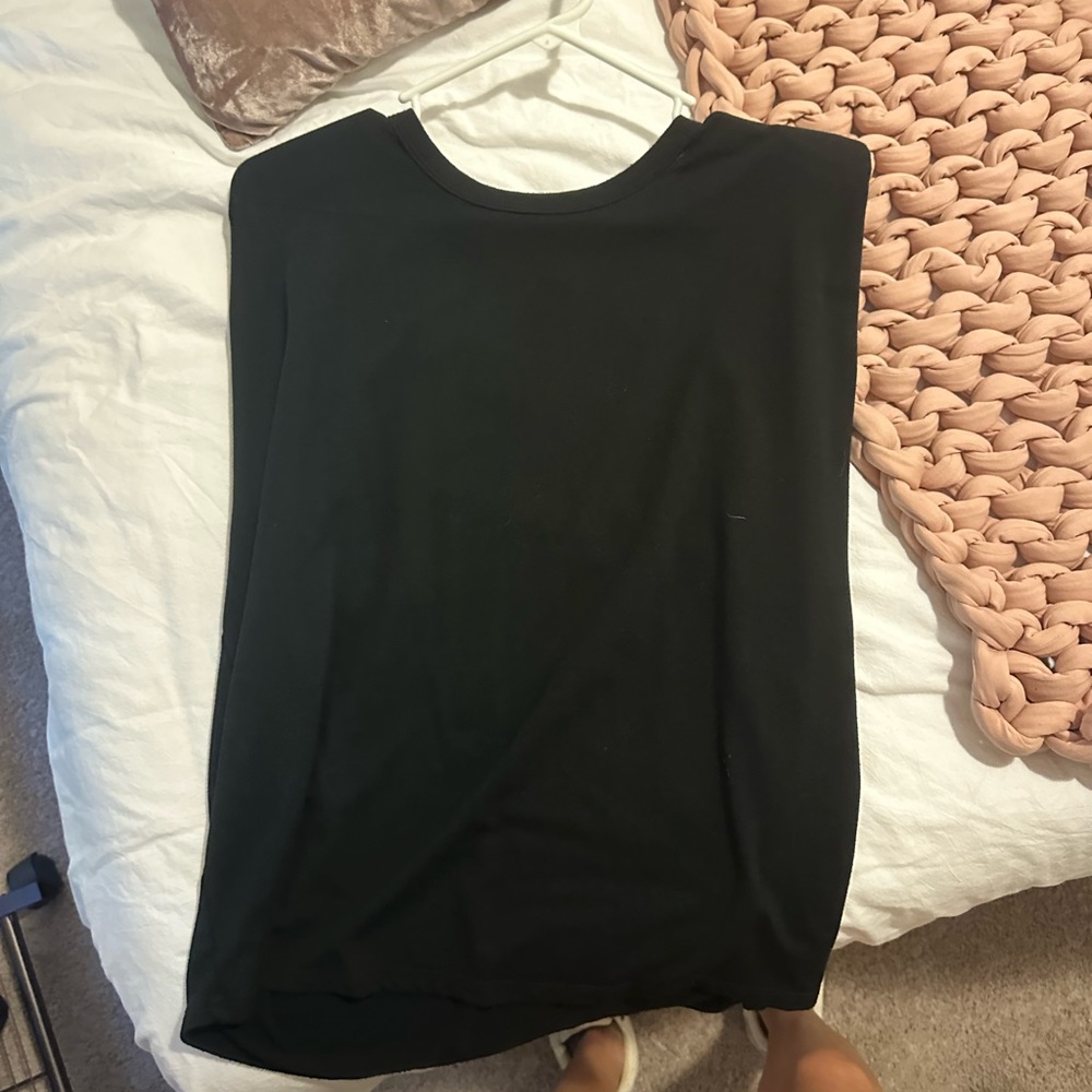 Supply and demand paddled shoulders tank